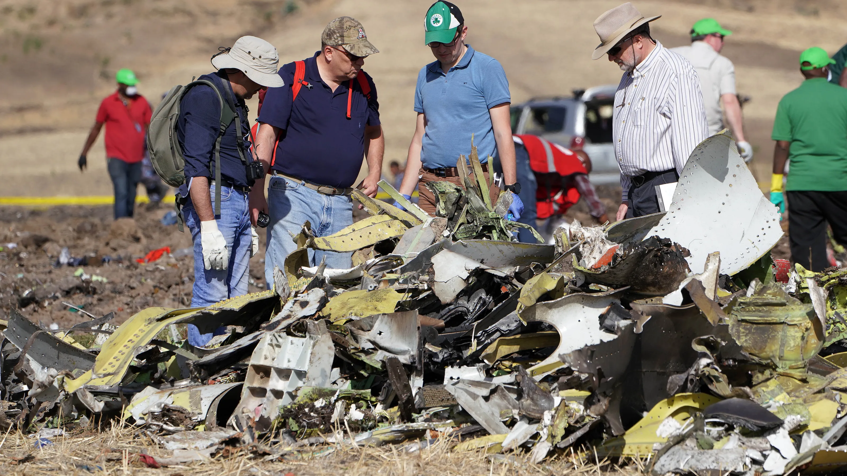 How Aviation Accidents Actually Happen: Understanding the Operational Chain Aviation accident chain analysis showing how operational factors and human performance issues lead to aircraft accidents